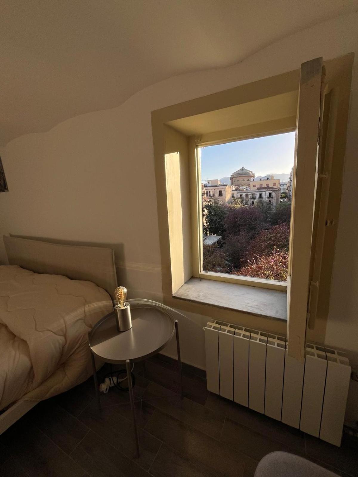 Casa Vacanze Da Ruggero Al Massimo Palermo Luaran gambar